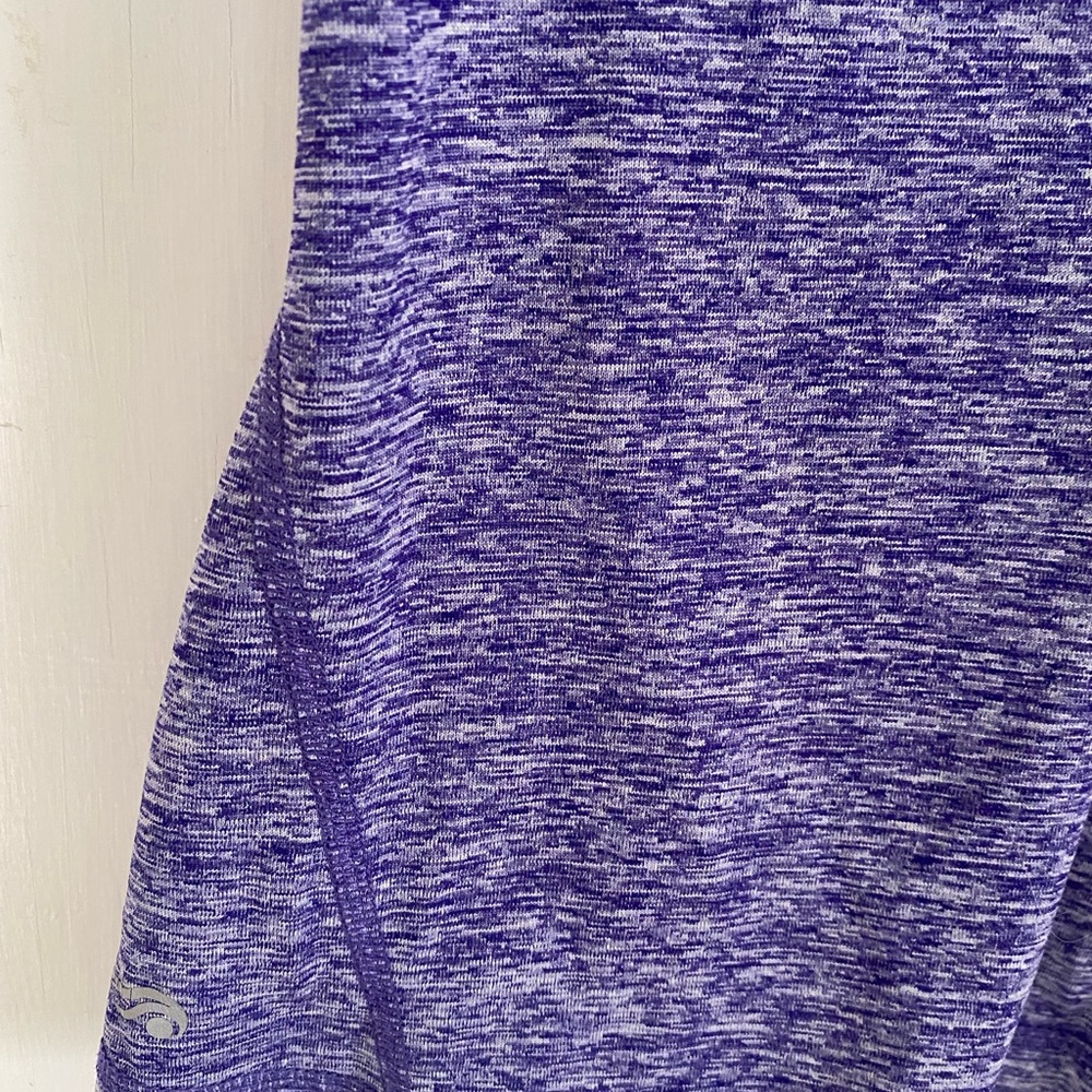Athletic shirt - Picture 2 of 2